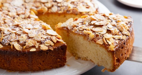 Lemon and Almond Cake